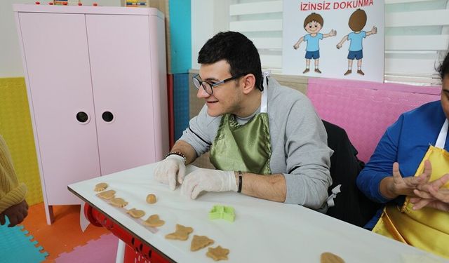 Menderes’in Engelsiz Evi’nde kurabiye etkinliği