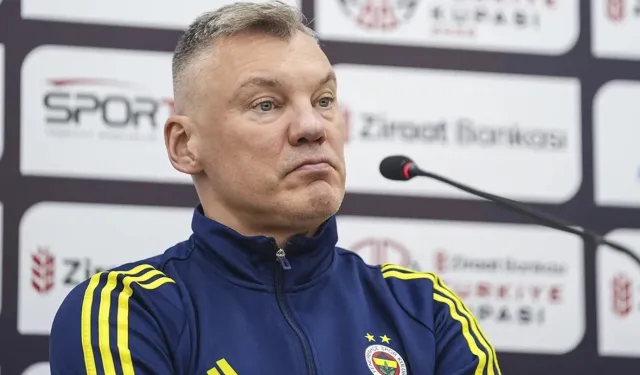 Fenerbahçe antrenörü Dubai'de mahsur kaldı