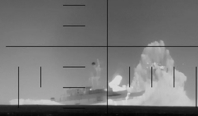 ABD, İran gemisini torpido ile batırdı: En az 80 denizci öldü!