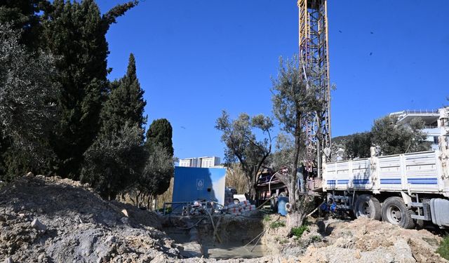 Büyükşehir'in Kuşadası'ndaki sondaj çalışmaları sürüyor