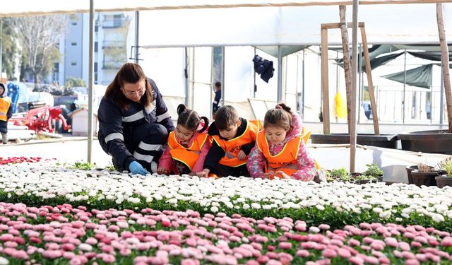 Aydınlı çocuklar doğa sevgisini öğreniyor