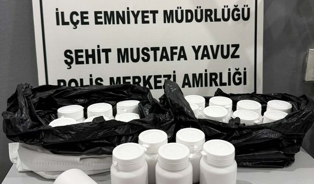 İzmir'de 'zehir' baskını: 1085 hap ele geçirildi