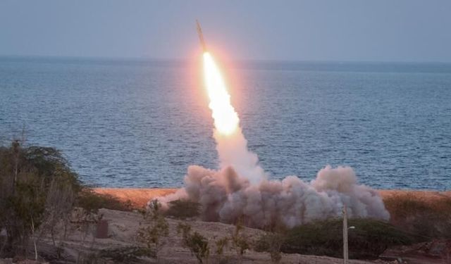 İran füzeleri, Tel Aviv'i vurdu