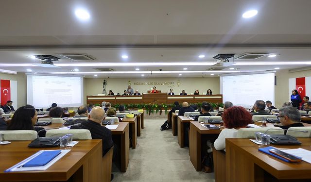 Karabağlar’da AK Partili üyeden dikkat çeken çıkış: Kınay sen cesursun, Eroğlu’nu dinleme!