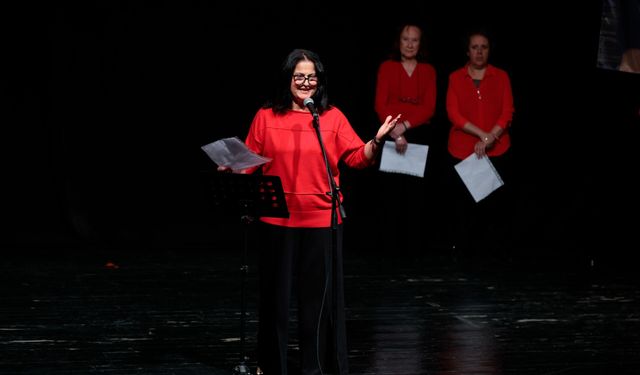 Konak’ta gençlere taş çıkaran performans