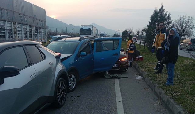 İzmir-Ankara yolunda zincirleme kaza: 7 yaralı!