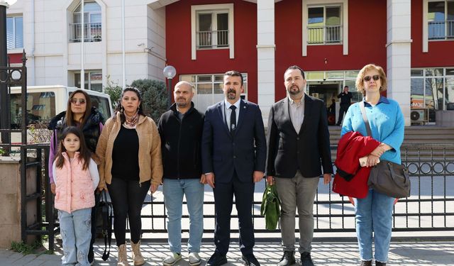 Manisa'da Atatürk'e hakaret iddiası: Öğretmen gözaltında