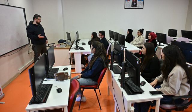 Manisa Büyükşehir’den gençlere dijital gelecek vizyonu