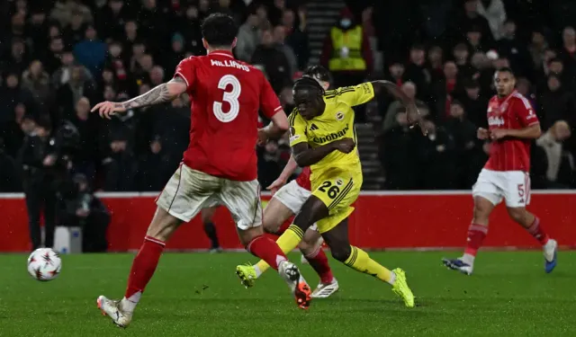 UEFA'dan Fenerbahçe'ye ceza geldi!