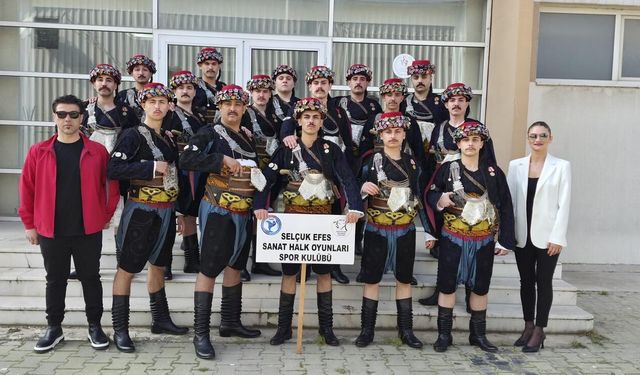 Selçuk Efes Sanat Halk Oyunları ekibinden büyük başarı