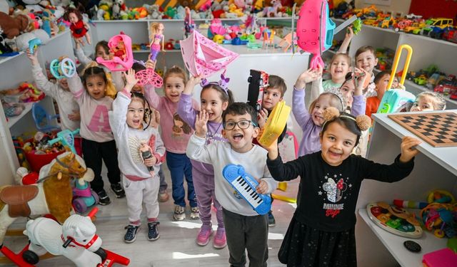Bornova’da dayanışma ve paylaşmanın simgesi: Oyuncak Kütüphanesi