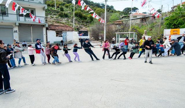 Karşıyaka’da 23 Nisan coşkusu Sancaklı’dan başladı