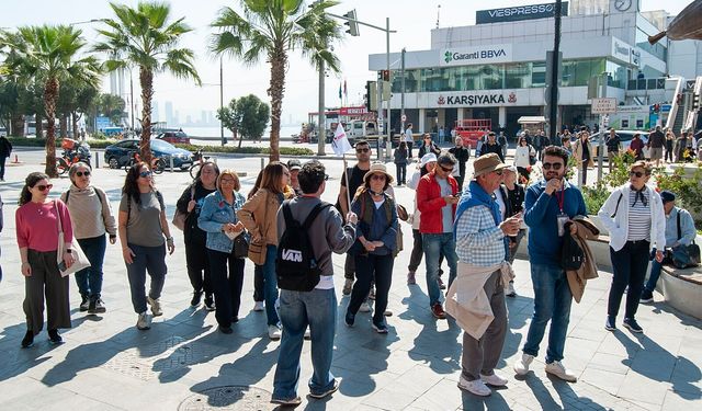 Karşıyaka’da kent turu vakti