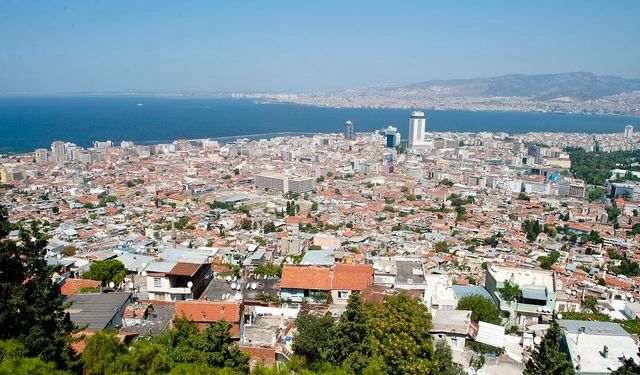 Bakan Kurum müjdeyi verdi: İzmir'de kentsel dönüşüm için yeni kredi paketi!