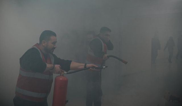 Büyükşehirin hizmet binasında çifte tatbikat!