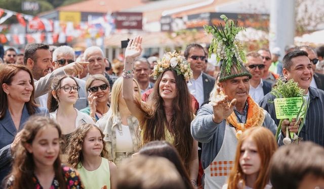 Çeşme’de festival rüzgarı: Yüz binler Alaçatı’da buluştu