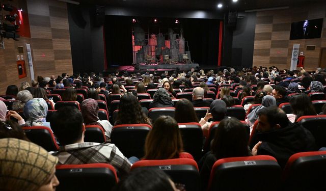 Üç kuşak, tek sahne: Duygular Manisa’da buluştu