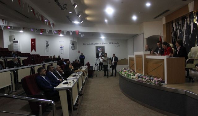AK Parti’den ‘Köyiçi’ protestosu… Çiğli Meclisi tatil edildi!