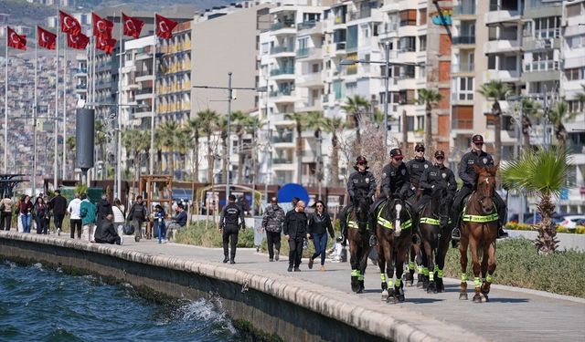 İzmir'in sahil şeridi atlı polislere emanet!