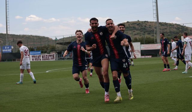 Sezonun son maçında bol gollü beraberlik