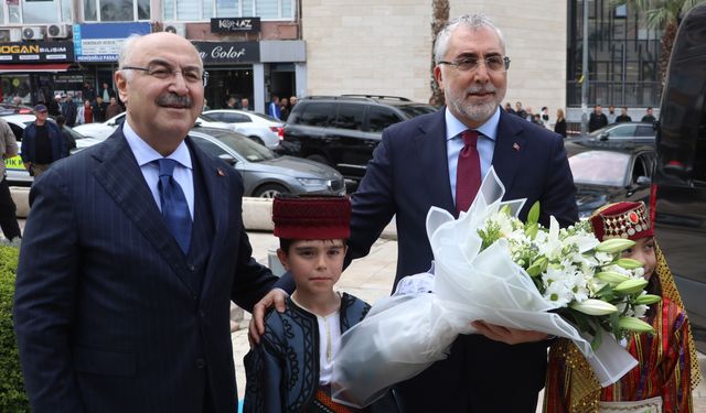 Bakan Işıkhan: Türkiye’yi karşılaşabileceği muhtemel tüm risklere karşı koruyacak her türlü tedbiri alıyoruz