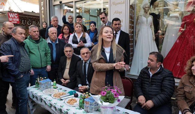 Başkan Mutlu Kemeraltı esnafıyla buluştu: Otopark için ilgili kurumlarla görüşeceğim!