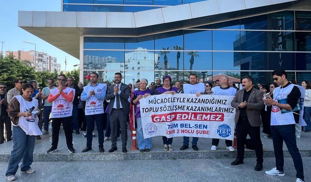 Bayraklı'da memurların eylemi sürüyor