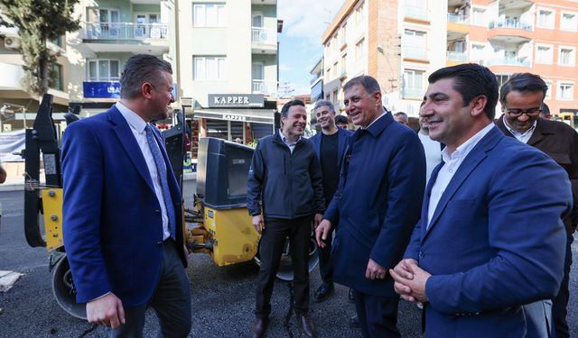 Başkan Tugay ve Başkan Duman sahada... Buca’da asfalt seferberliği!