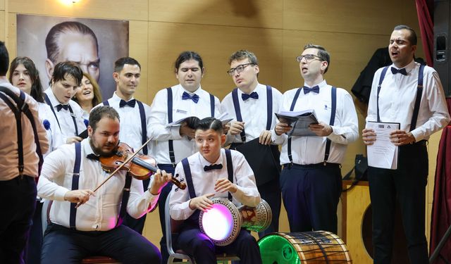 Buca’da notalar farkındalık için yükseldi