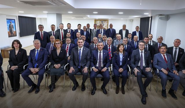 CHP’li başkanlara "Özel" talimat: İzmir’den 20 vekil istiyorum!