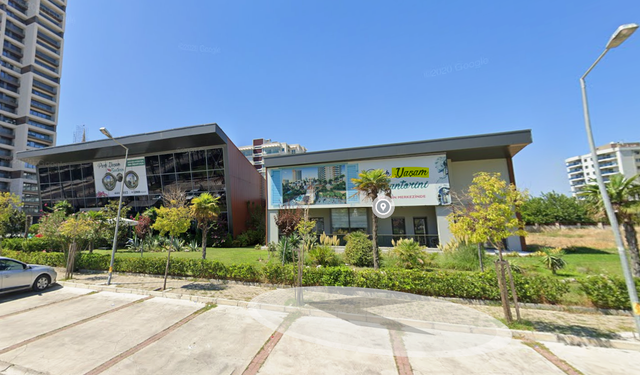 Karşıyaka’da dikkat çeken satış… “Satış ofisi görücüye çıktı”