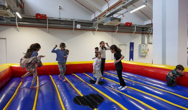 Çerçioğlu’ndan çocuklara 23 Nisan hediyesi