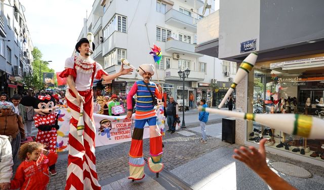 Selçuk’ta Çocuk Ve Gençlik Tiyatroları Festivali coşkusu
