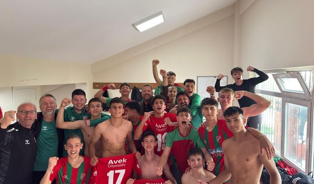 Karşıyaka'nın U16 takımı çeyrek finalde