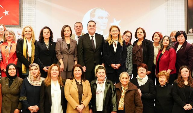 Kadın belediye başkanları Manisa’da buluştu