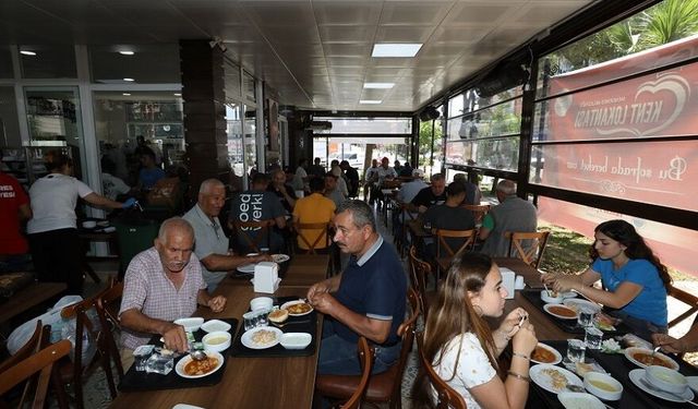 Menderes’in Kent Lokantası'nda 1 yılda 65 bin kişiye hizmet