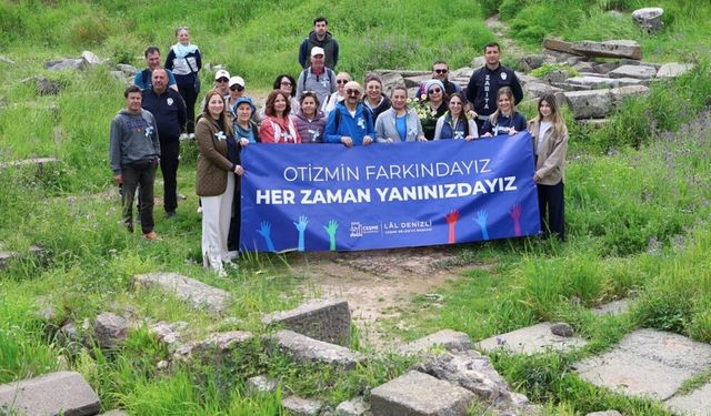 Çeşme Belediyesi'nden otizm farkındalık yürüyüşü