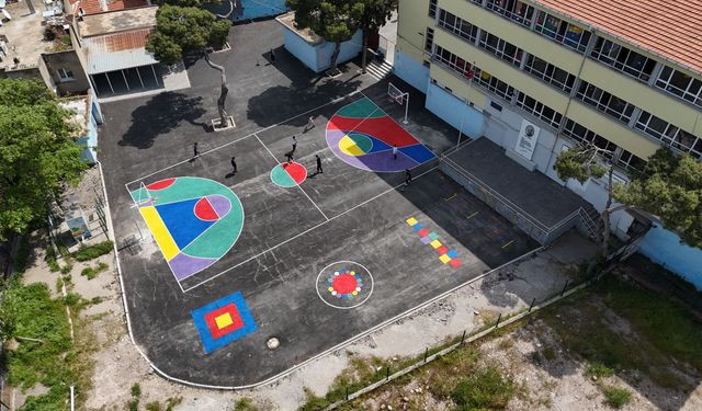 Konak’ta okullara ‘renkli dokunuş’
