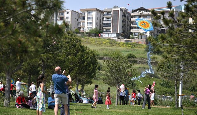 Gelenek bozulmadı... Bornova'da uçurtmalar yükselecek!