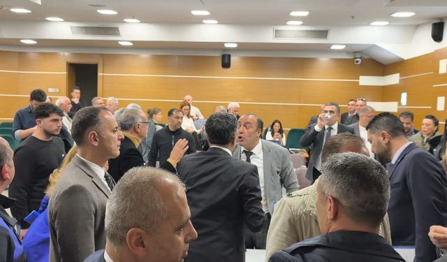 Gündem Uşak operasyonu… Bornova Meclisi karıştı!