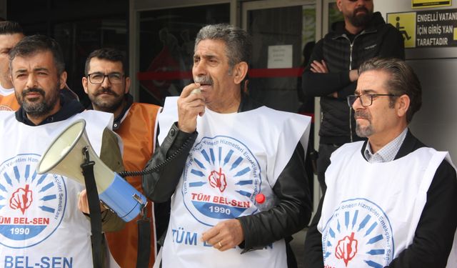 İki belediyede memurlar eylemde!