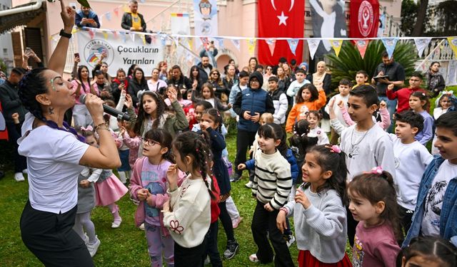 Bornova’da şenlik coşkusu: Sayra & Çınar’ın adı gülüşlerle yaşıyor