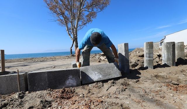Menderes'ta sahil yolu düzenlemesi!