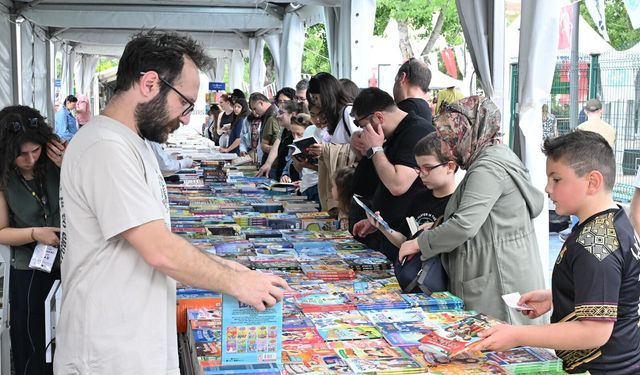Manisa’da kitap coşkusu: 9. Kitap Fuarı’na yoğun ilgi