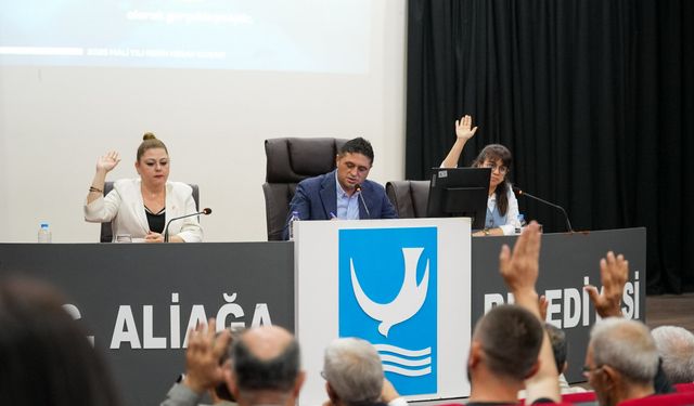 Aliağa'da kesin hesaba oybirliği!