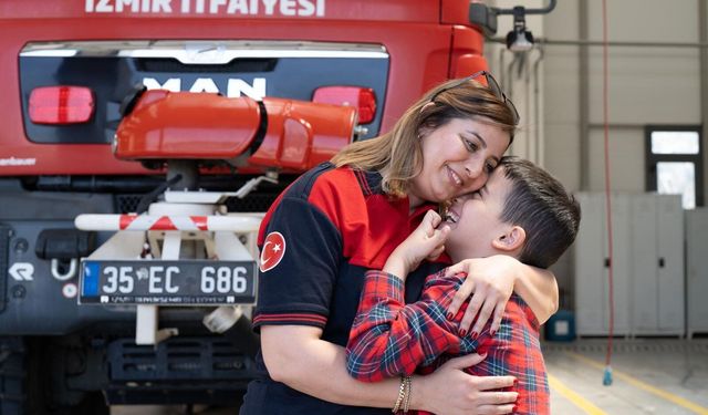 Yangında hayat kurtarıyor, evde oğlunun umudu oluyor