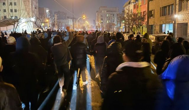 İran'da protestolara katılma gerekçesiyle 3 kişi idam edildi