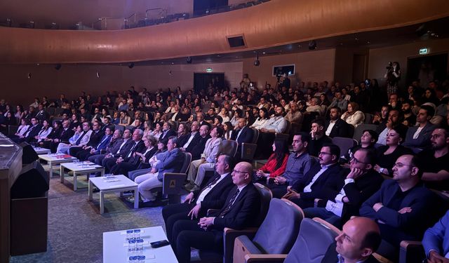 İzmir’de hükümlülerden ilk perde