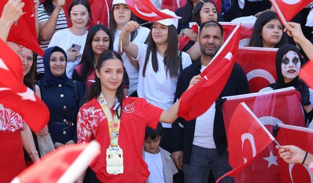 Avrupa Şampiyonu Nehir’e Turgutlu’da coşkulu karşılama