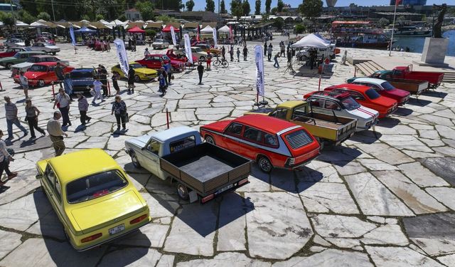 Anadol tutkunları İzmir'de buluştu